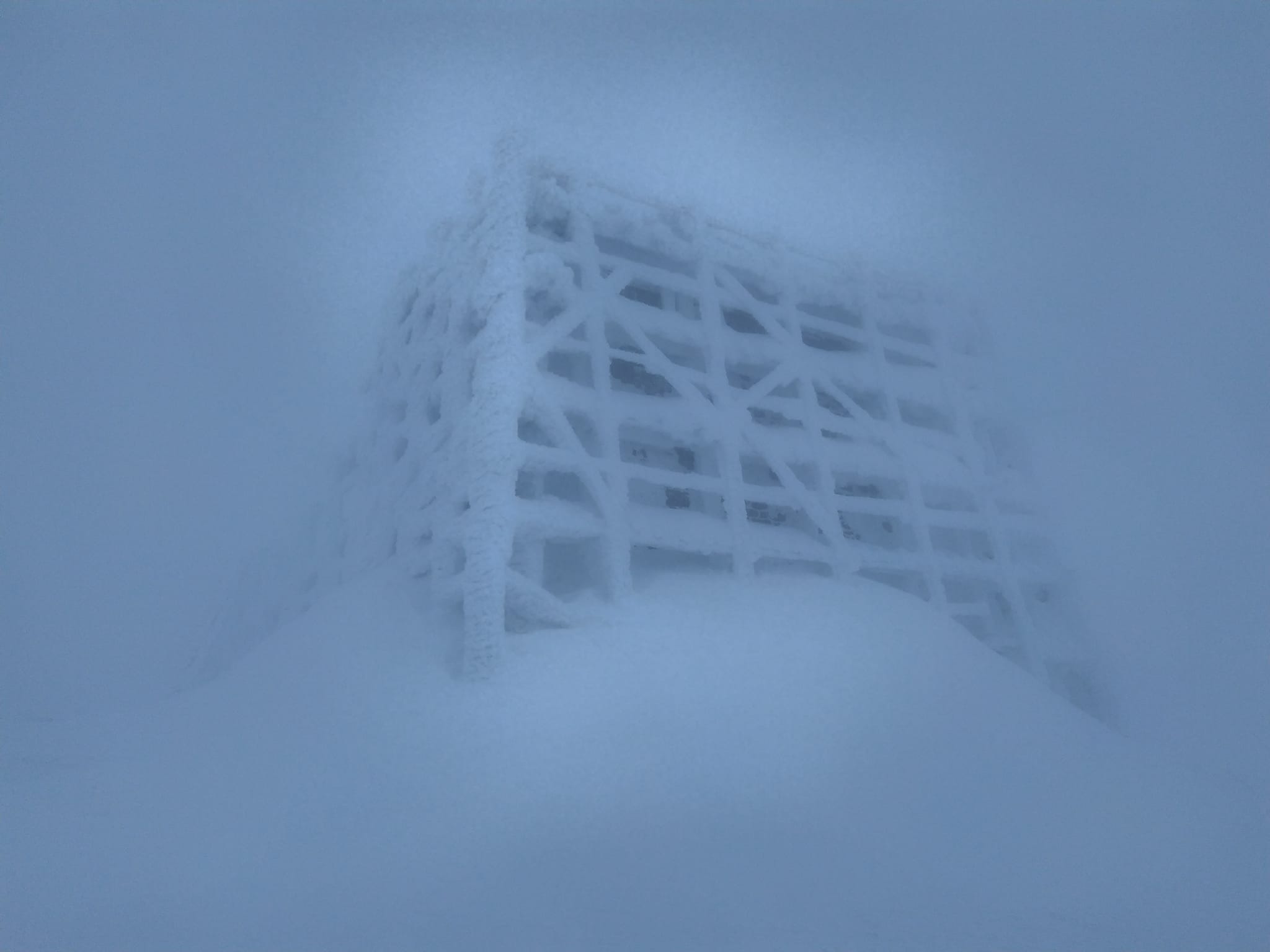 У Карпатах — багато снігу. Фото: Чорногірський гірський пошуково-рятувальний пост