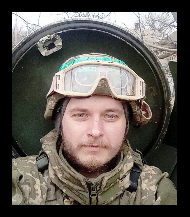 Василь до останнього подиху захищав рідну Україну від ворога. 