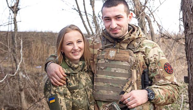 Коли почалася Велика війна, Микола з Галиною були на передових позиціях в районі Маріуполя на Донеччині.