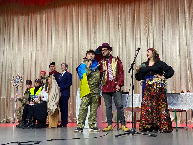 Сюжетний каркас та символи вертепу створив декан факультету філології Роман Голод