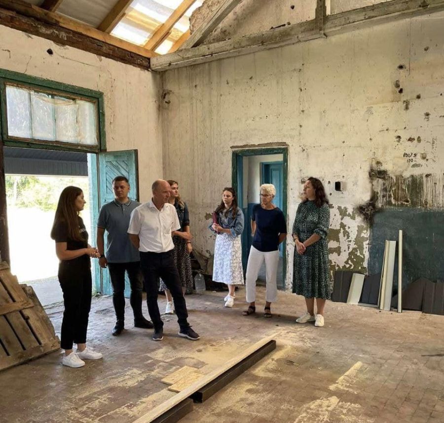 У будівлі реабілітаційного центру побував Том Аксельгард — засновник компанії "Ґудвеллі"