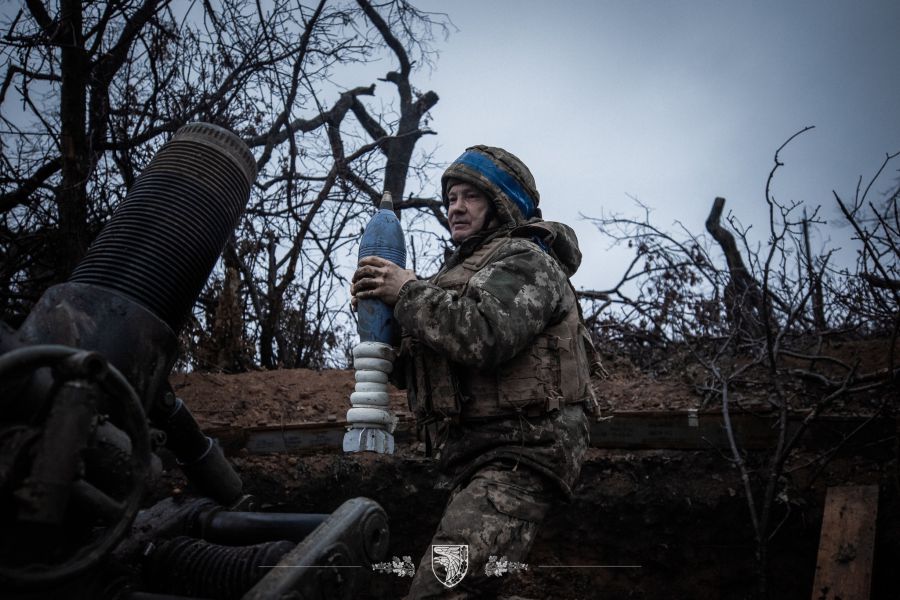 Українські захисники продовжують стримувати ворога, який не полишає спроб оточити Авдіївку. Фото: Генштаб ЗСУ