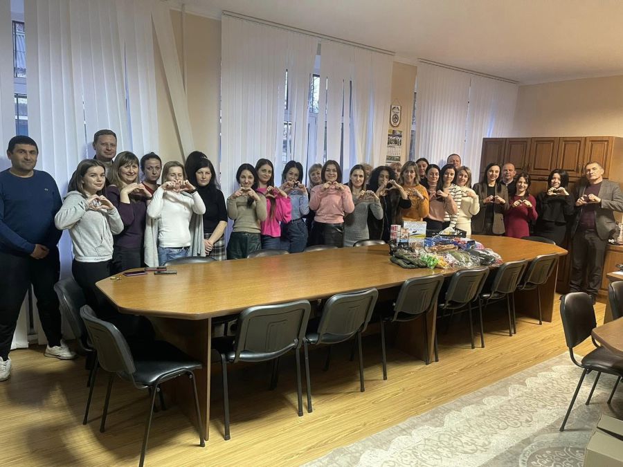 Військовим передали необхідні речі та смаколики