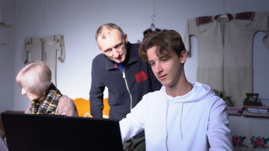 Потрібно осучаснити залу, бо прийдуть діти і їм не буде цікаво читати стенди, — зазначає Андрій Гук