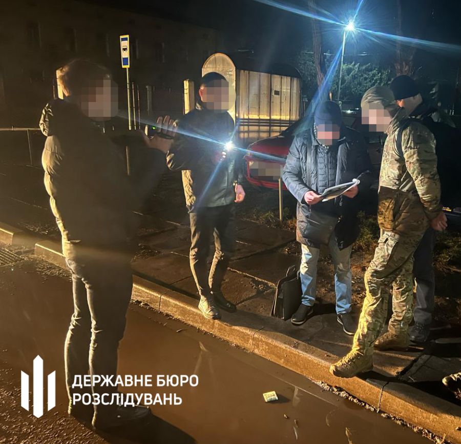 Розслідування триває, вивчається причетність інших посадових осіб.