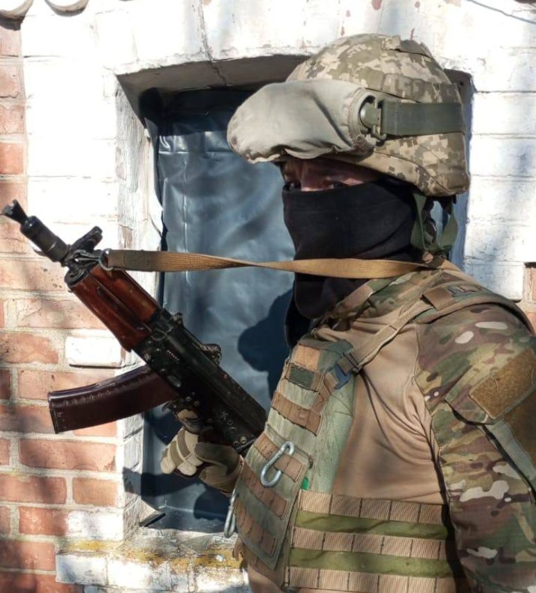 Після початку повномасштабного вторгнення Валерій одразу пішов до військкомату.