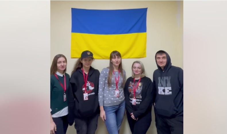 Своїм прикладом волонтери хочуть долучити до акції всіх небайдужих. Фото: скрін із відео