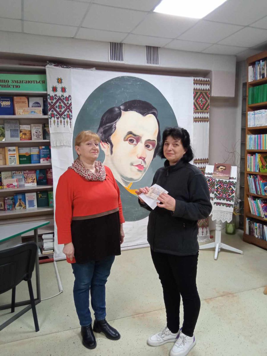 Ініціатива виникла спільно у читачів та працівників книгозбірні. 