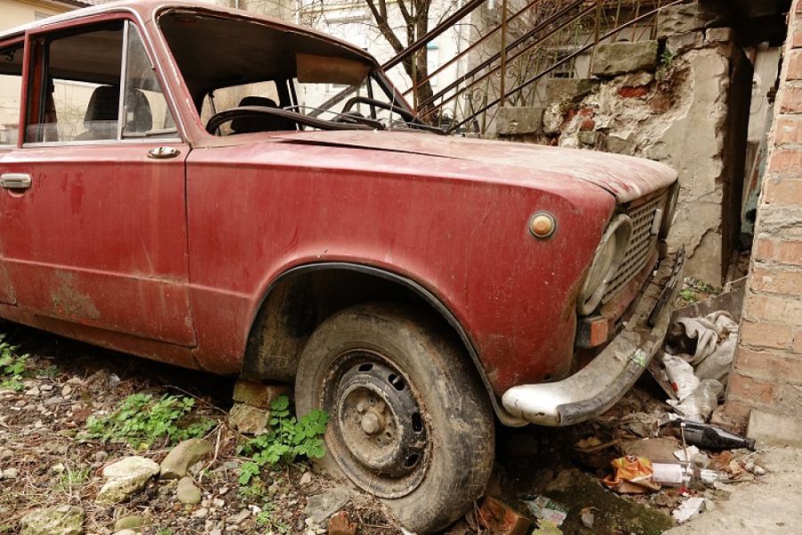 Ілюстроване фото. Близько 500 автівок залишили на вулицях Івано-Франківська з початку 2022 року