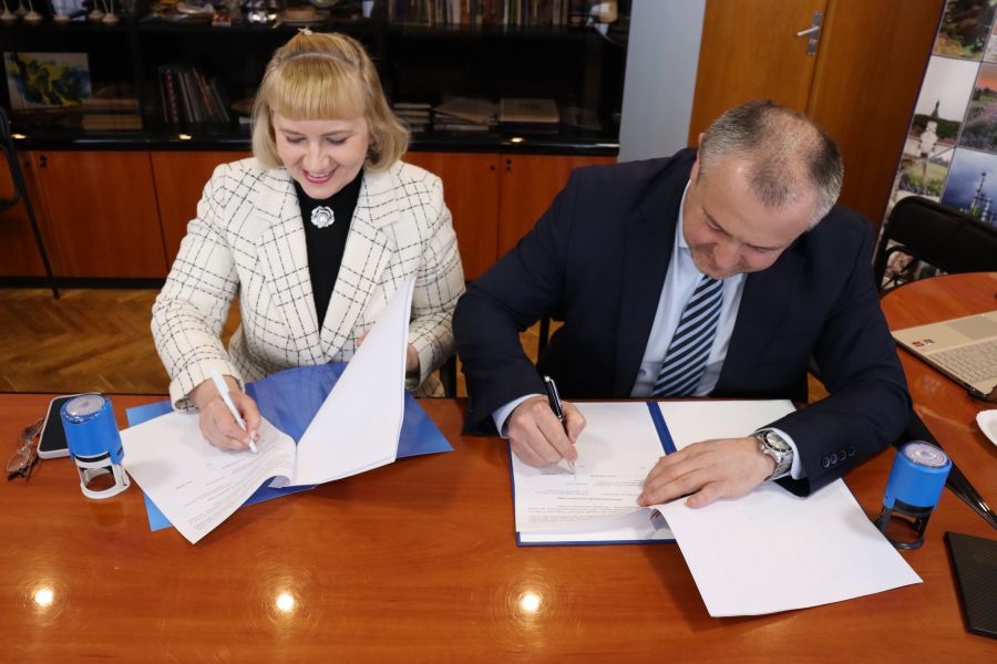 Долинська міська рада підписала угоду про співпрацю з Луганським університетом