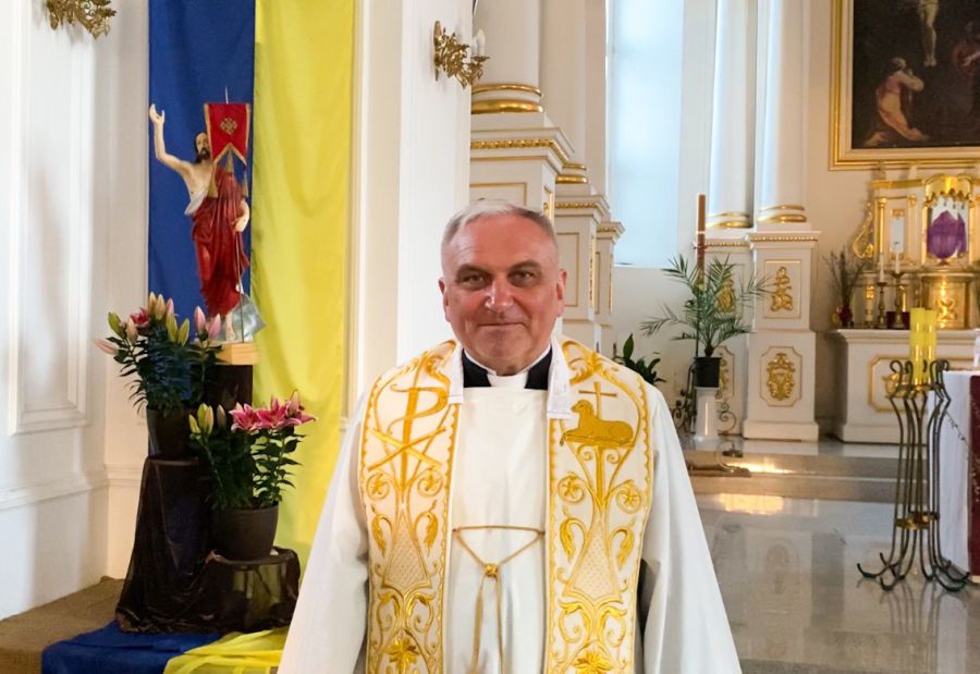 "Нехай Божа милість та благословення несуть у наші душі, сім’ї та країну Мир", — зазначив Роман Стадник