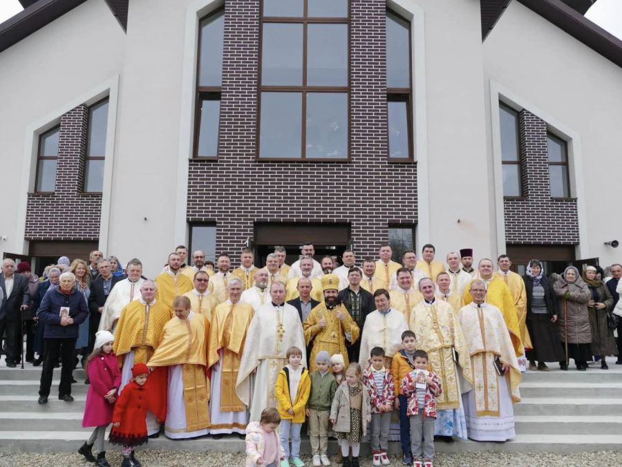 П’ять років тому, у 2019 році, на вулиці Біласа і Данилишина, 22, священнослужителі встановили хрест.