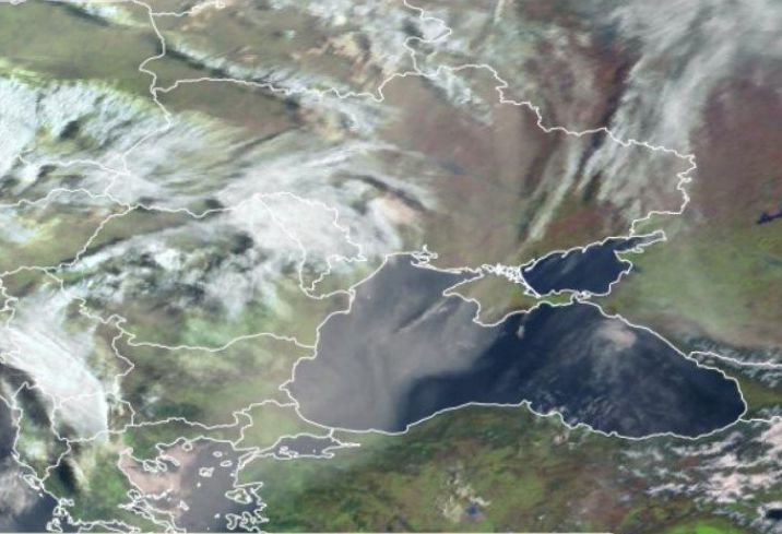 У зв’язку з підвищеною швидкістю руху атмосферного повітря можуть спостерігатись явища локальної запиленості