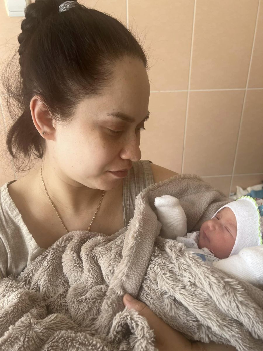 14 квітня, в день народження своєї матері, жінка народила донечку Кіру