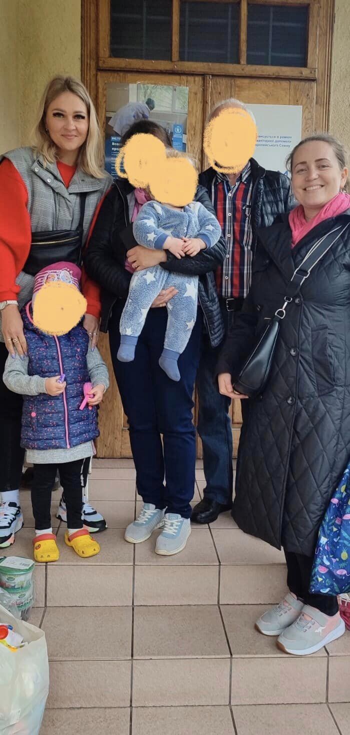 Сестрички Роксоланка і Тамара влаштовані на проживання та виховання у дитячий будинок сімейного типу.