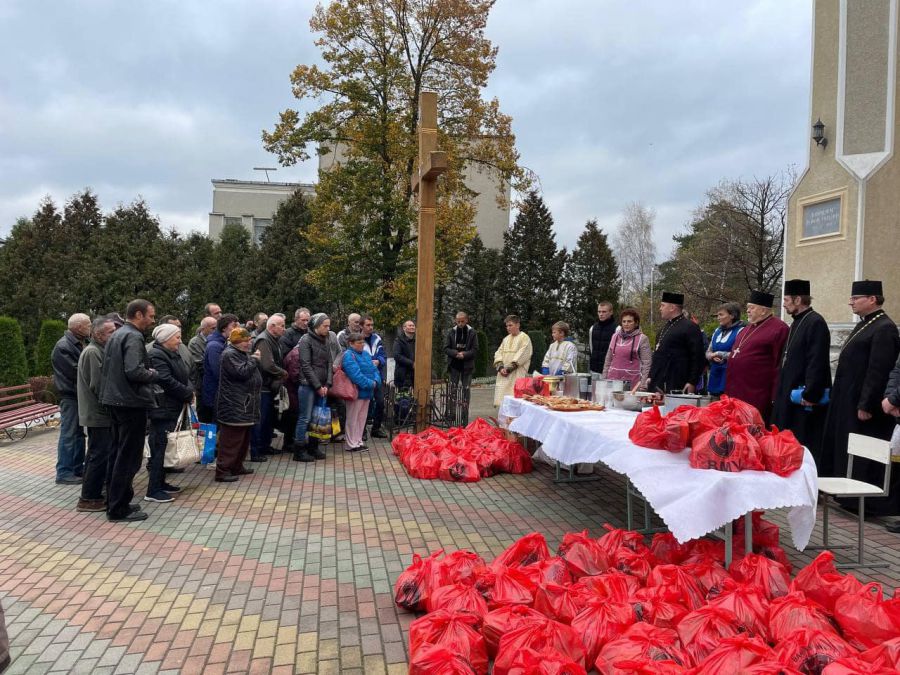Акція призначена для людей, які мають гостру потребу і потребують підтримки