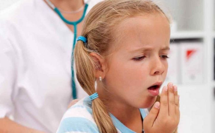 Ілюстроване фото. За календарем щеплень, діти мають отримати чотири дози вакцини проти кашлюку у ранньому віці