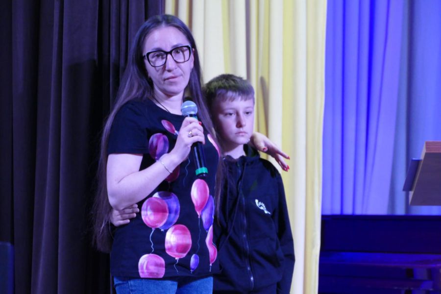 На аукціон було виставлено 16 лотів, більшість із яких — картини авторства Матвія Русинкевича