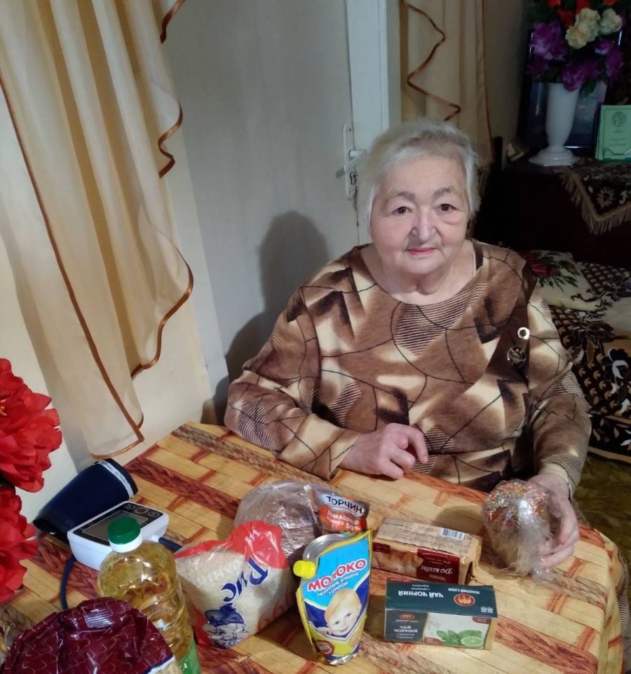 Одинокі та малозабезпечені калушани отримали продуктові набори
