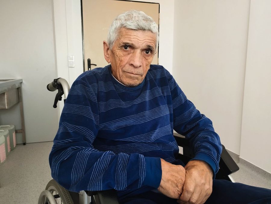 83-річний пан Богдан каже, що почуває себе добре