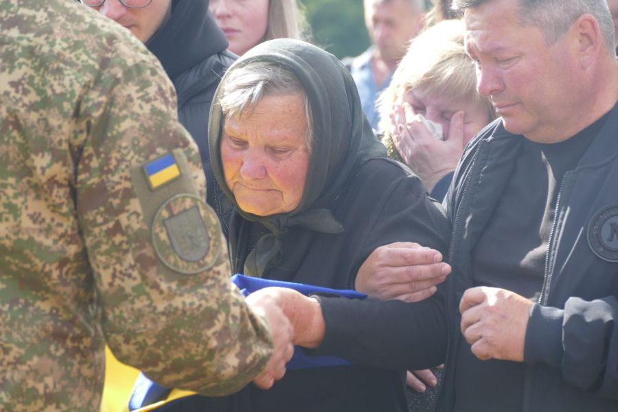 Вічний спочинок Герой знайшов на Алеї Слави міського кладовища