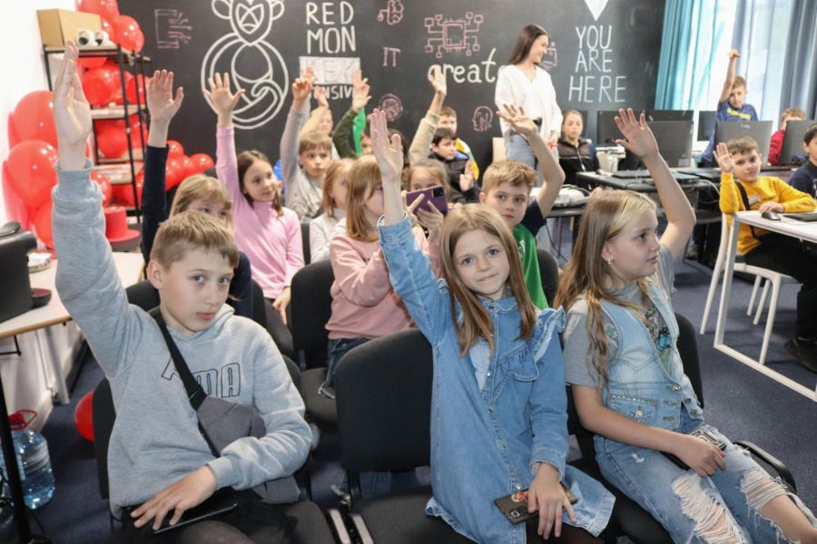 26 квітня на базі Калуського ліцею №6 вже відкрили ІТ-академію