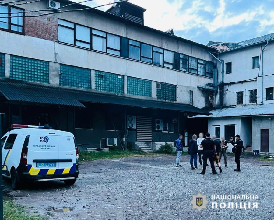 Зловмисника вдалося затримали, коли він намагався втекти з готелю через вікно