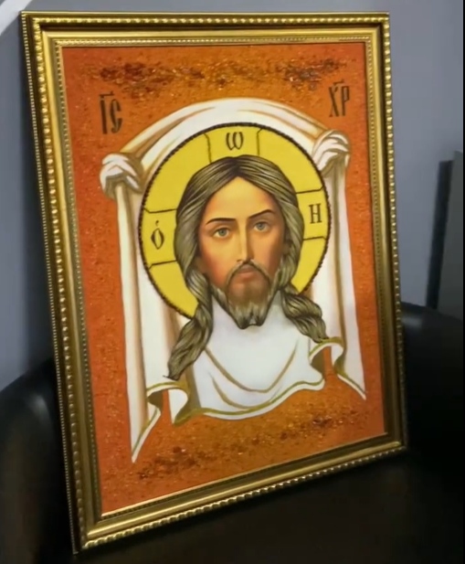 Ікону виготовили в майстерні "Янтарна кімната" у Рівному