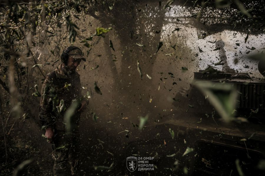 Підрозділи ракетних військ та артилерії уразили засіб ППО, дві артилерійські системи та район зосередження ворога