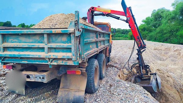 Ілюстроване фото. Ділянка "Підмихайле" Калуського родовища розташована на відстані 0,6 км на північ від села Підмихайля