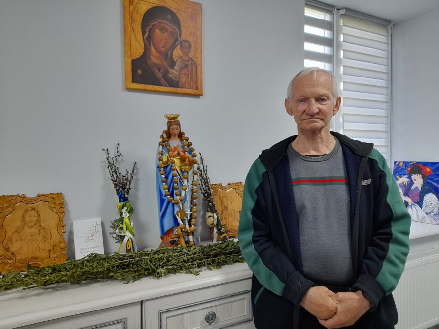 У Войнилівському прихистку пан Микола не один, з ним переїхала рідна сестра