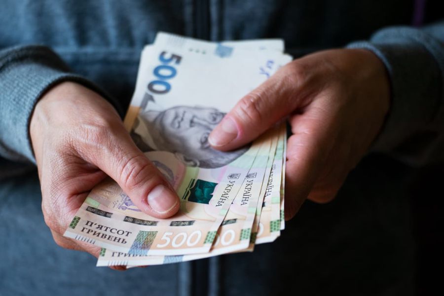 Ілюстроване фото. З початку року одноразові грошові допомоги вже виділили 487 мешканцям Калуської громади.