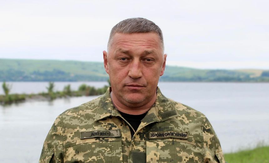 З 2014 року енергетик поєднував роботу на ТЕС із поїздками в зону бойових дій та волонтерською діяльністю.