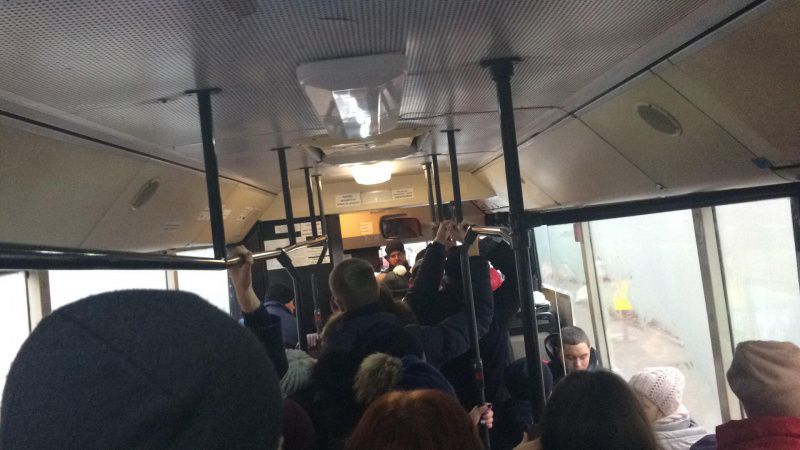 Ілюстроване фото. Крадіжка сталася 30 грудня минулого року в маршрутному автобусі №2 (ПТУ — Хотінь)