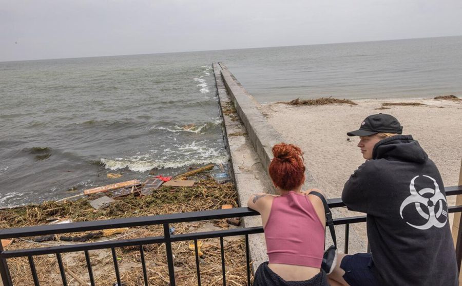 В окупованому росією Маріуполі спостерігаються серйозні проблеми з якістю води. Фото: Getty Images