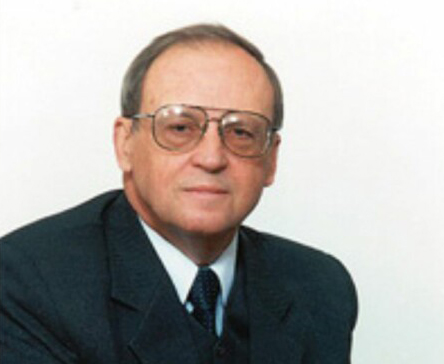 Віталій Кононенко — автор більше як 600 наукових праць, понад 40 монографій, підручників і навчальних посібників