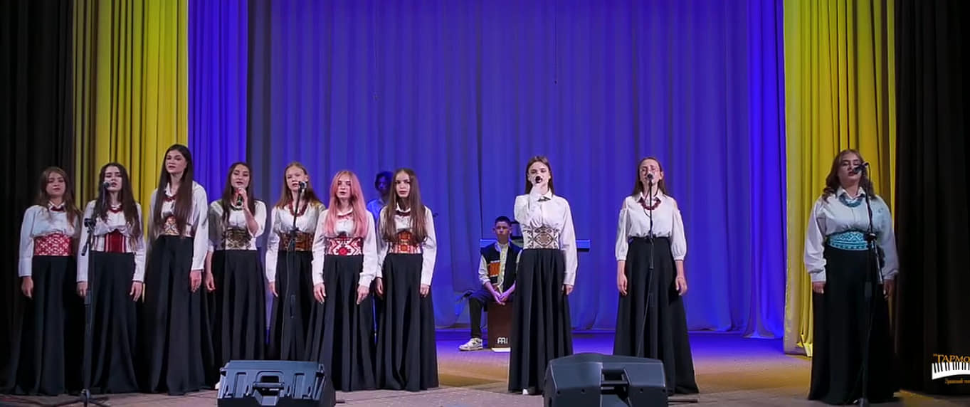 Зразковий театр пісні "Гармонія" гуртує 22 талановитих учасників