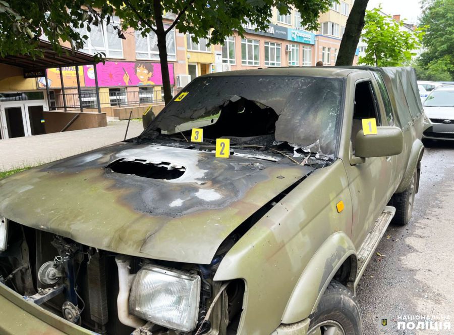 За підпал авто ЗСУ рівнянину обіцяли кілька тисяч доларів