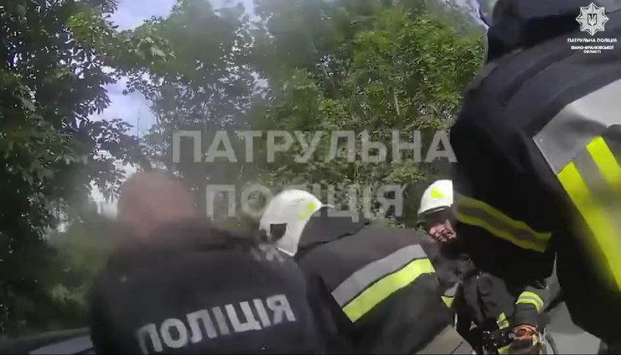 На щастя, дитина не постраждала. Фото: скрін із відео