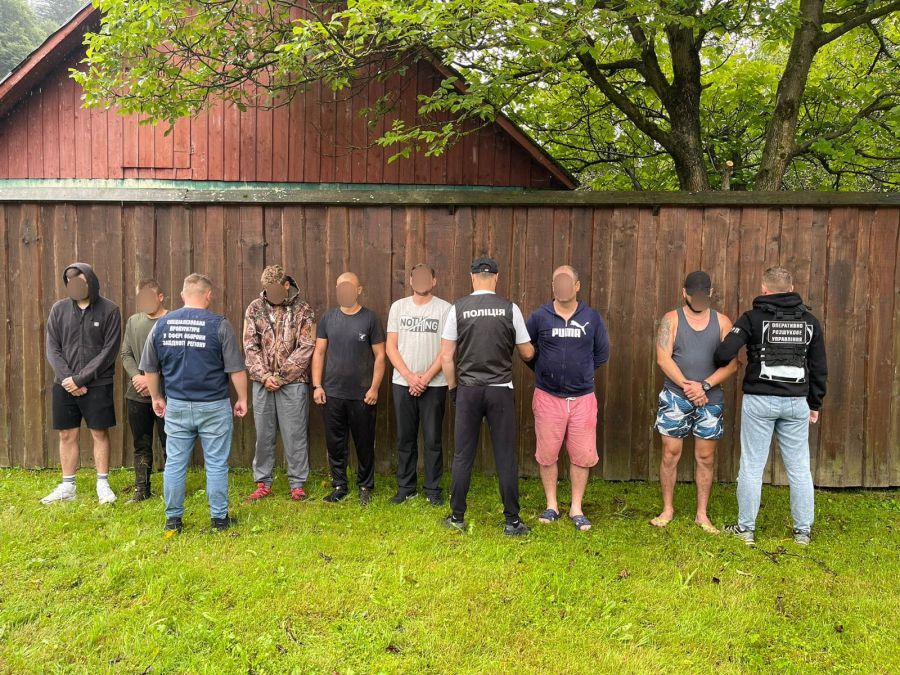 Чоловіків, які мали намір незаконно перетнути кордон, буде притягнуто до адмінвідповідальності