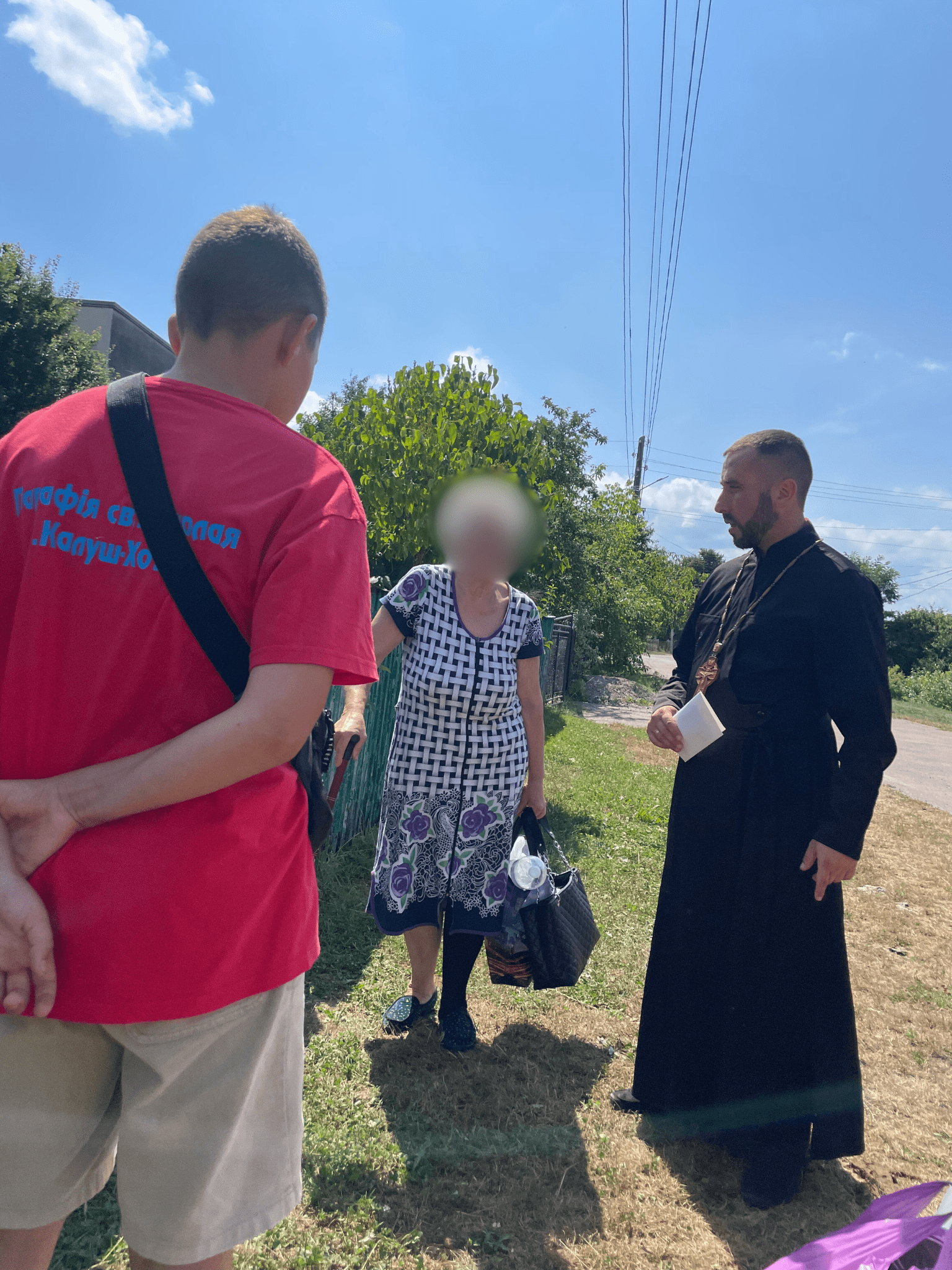 Людям у потребі принесли продукти харчування