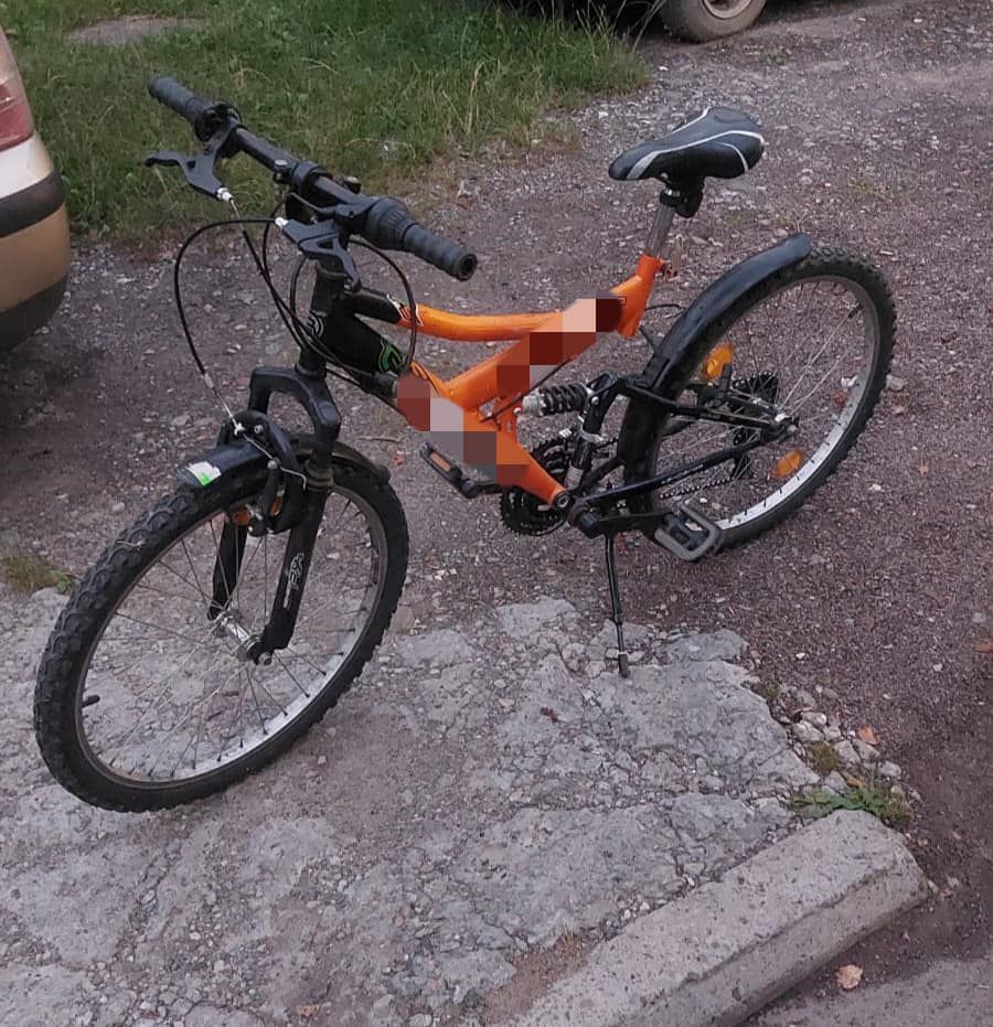 Велосипедист отримав тілесні ушкодження, його доставили до лікарні