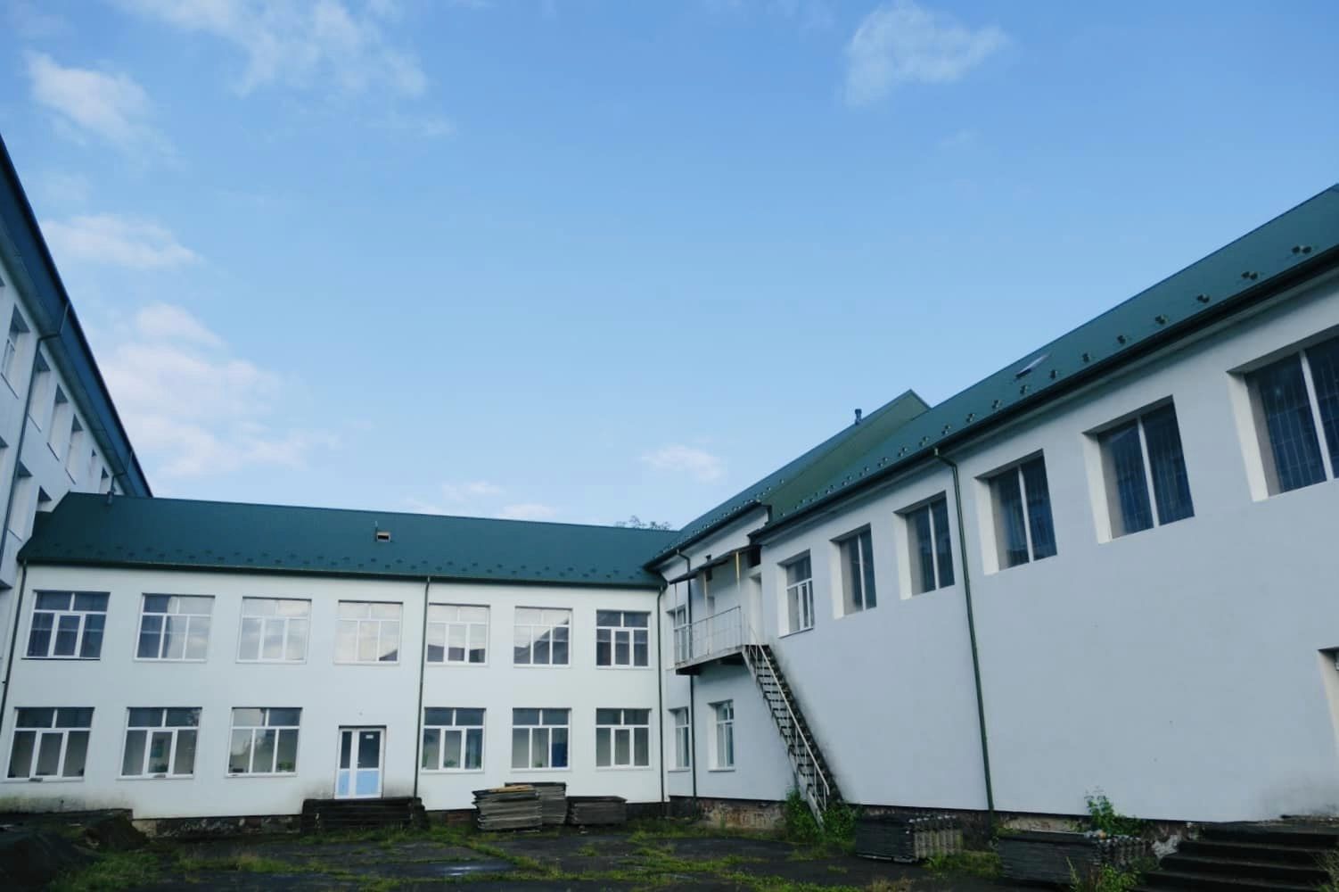 Усі ремонтні роботи у ліцеї планують завершити до початку навчального процесу