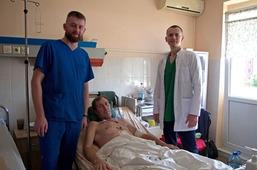 За словами медиків, на пацієнта очікує тривале лікування