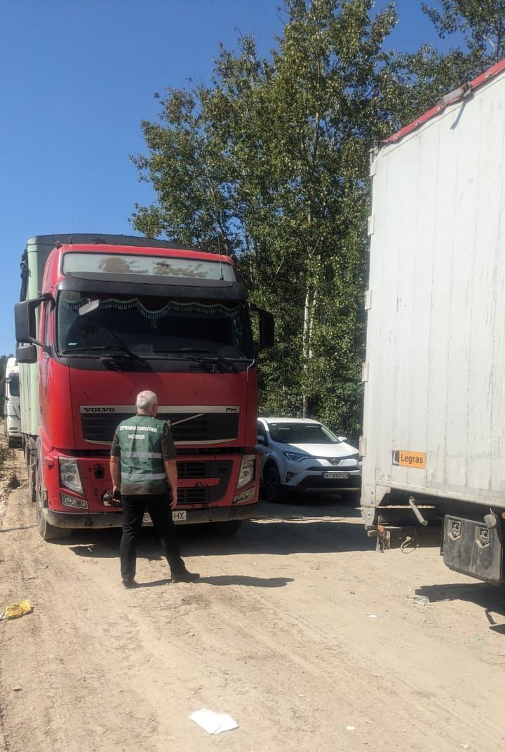 Відходи завезли на територію Старобогородчанської громади