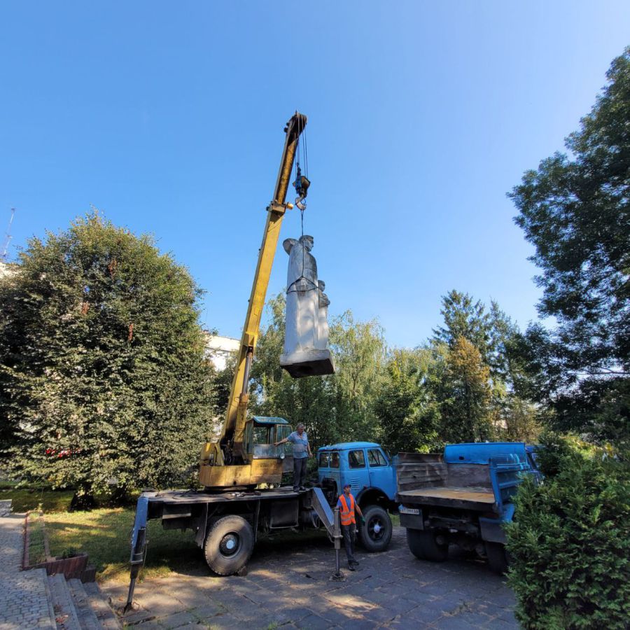 Роботи здійснюються відповідно до розпорядження голови Івано-Франківської обласної державної адміністрації 