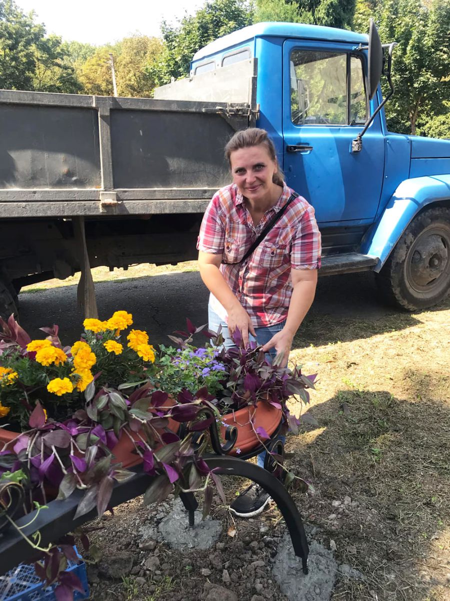 Рішення про закупівлю термочаш було прийнято для економії людського ресурсу, палива та води на частий полив квітів