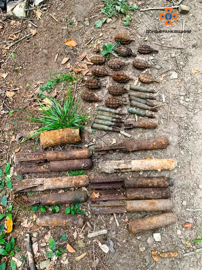 Піротехніки виявили та знешкодили 11 авіаційних бомб з Маковиці