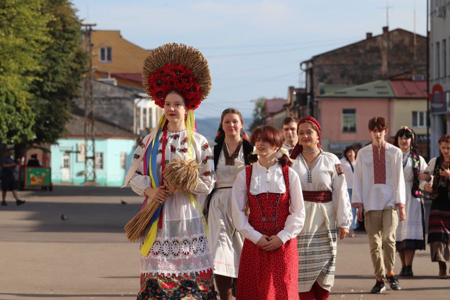 Учасники екскурсії цього разу ближче знайомилися з історією міста