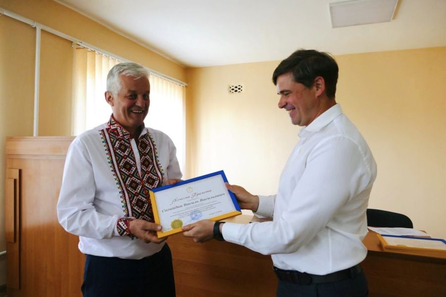 Працівникам вручили грамоти за багаторічну сумлінну працю й  високий професіоналізм 